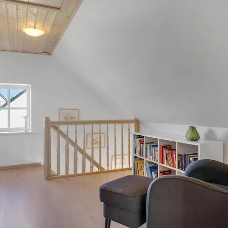 Cozy Near The Water With Space For 5 People Vakantiehuis *