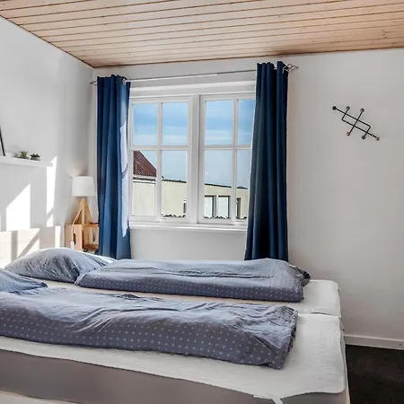 Cozy Near The Water With Space For 5 People Vakantiehuis