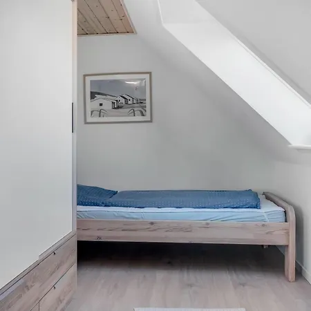 Cozy Near The Water With Space For 5 People Vakantiehuis